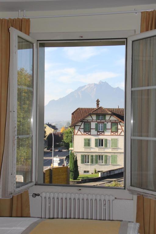 Gasthaus zum Kreuz Meggen Zimmer foto